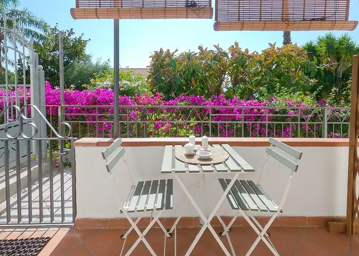 Pensionat A 50 Scalini Dal Mare - Doppia Privata 3*